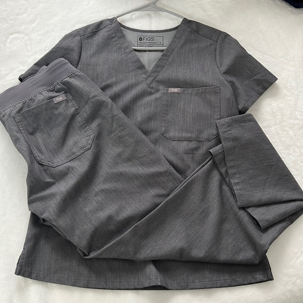Figs Gray Scrub Set